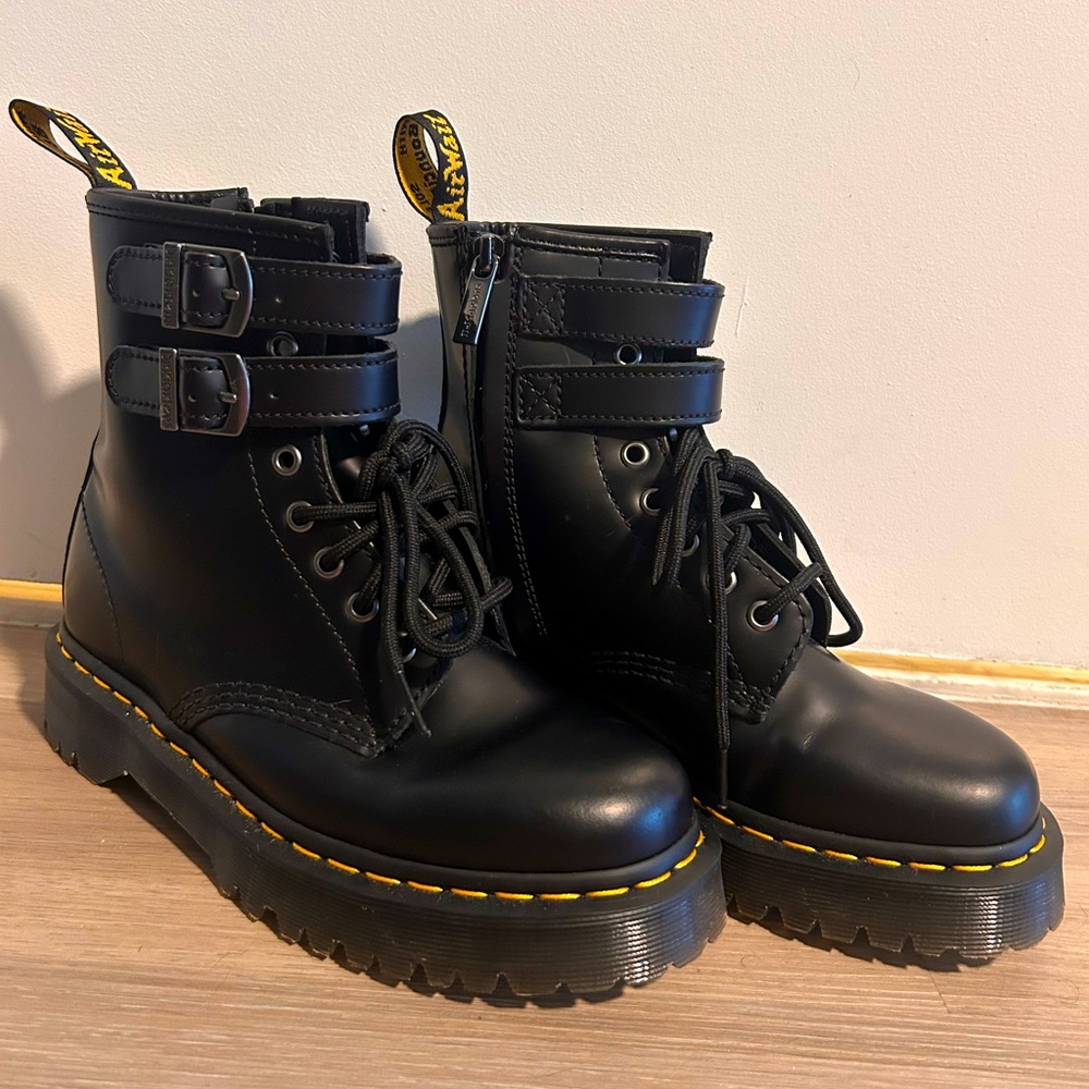 ⚫️Dr. Martens 1460 Combat Boots⚪️